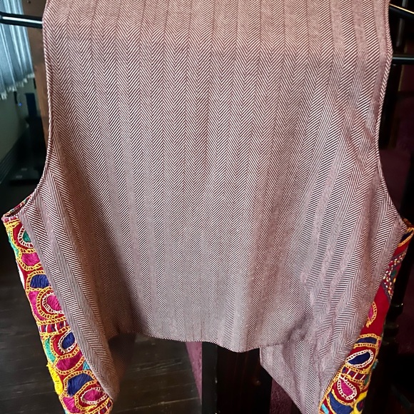 Vintage late ‘80s mirror embroidery vest from Rajasthan, India - one of a kind! - Picture 2 of 4